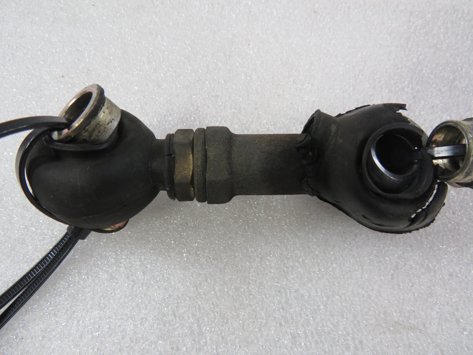 Ferrari 575, 550, 456, LH, Drag Link, Ripped Boots, Used, P/N 183832