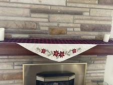 Rachel Ashwell The Prairie Christmas Poinsettia Mantle Scarf