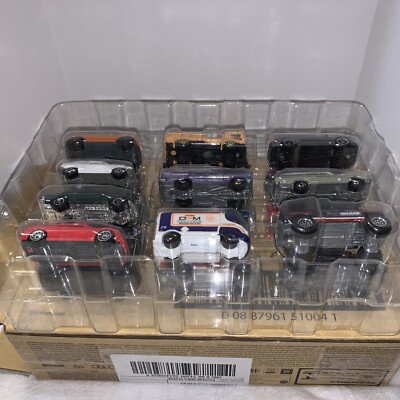 Hot Wheels Let's Race Netflix City Superladung Kit de jeu avec station de charge pour véhicules électriques et voitures jouets à l'échelle 1:64, HTN79