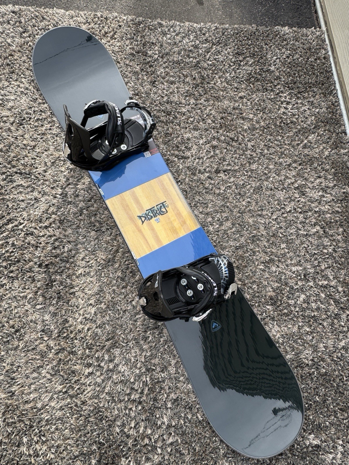 Rossignol District Adult Snowboard Package w/ 5th Element Stealth Large Bindings