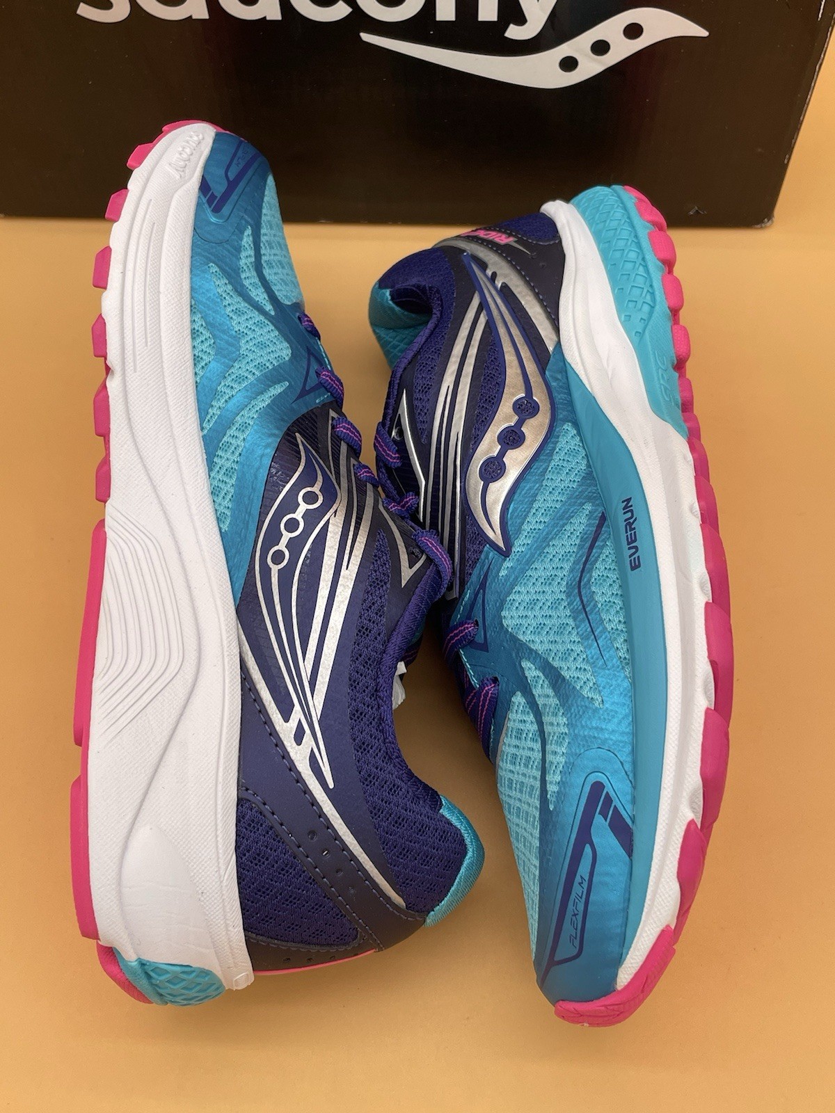 Size 7 Saucony Women’s Ride 9 Running Shoes Navy Blue Narrow thumbnail 2