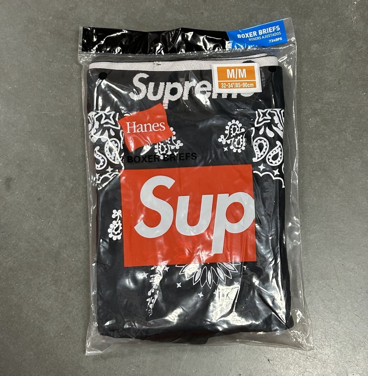 2Pack★Supreme★Hanes Bandana Boxer Briefs Supreme®/Hanes® Bandana Boxer Briefs (2 Pack) – Supreme