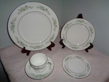 20pc Wedgwood WESTBURY Bone China Dinner Set Plates Cups Saucers England