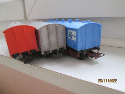 lots de 3 wagons marchandises publicitaire jouef sans boîte lots de 3 wagons marchandises publicitaire jouef sans boîte