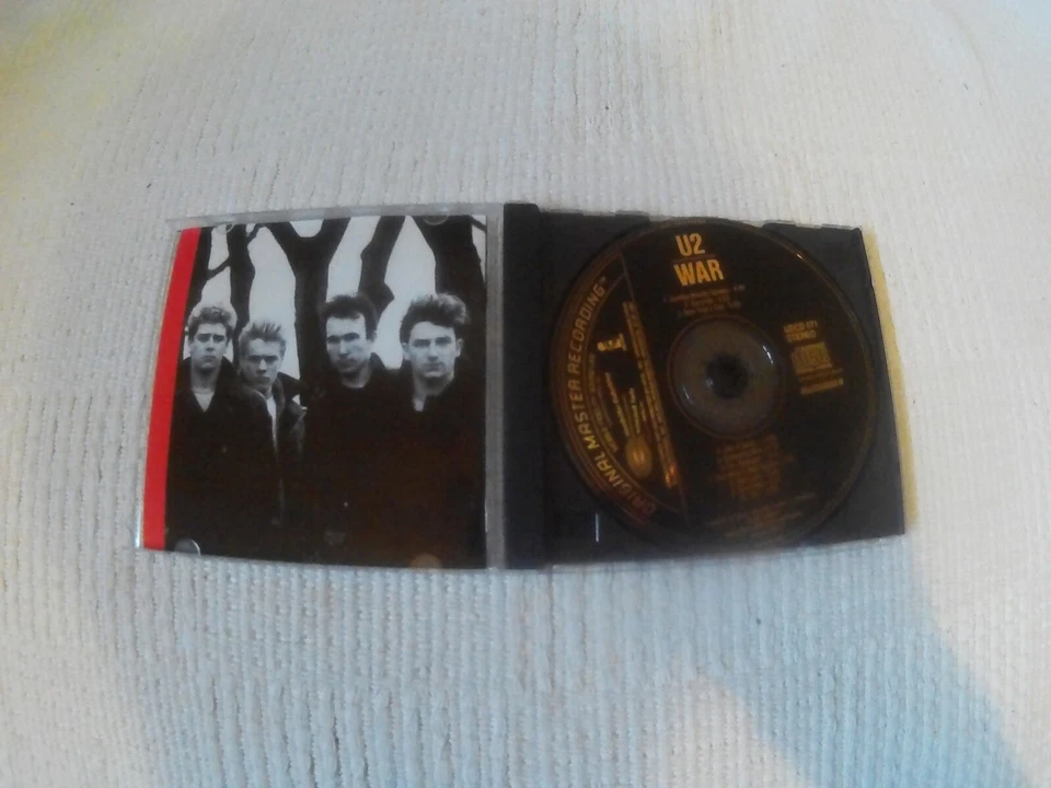 U2 War Mobile Fidelity Gold DCC - Image 3 of 3