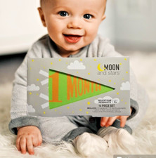 Baby Growth Photo Prop 14 Piece Set Make Memories Ages 0 NEW