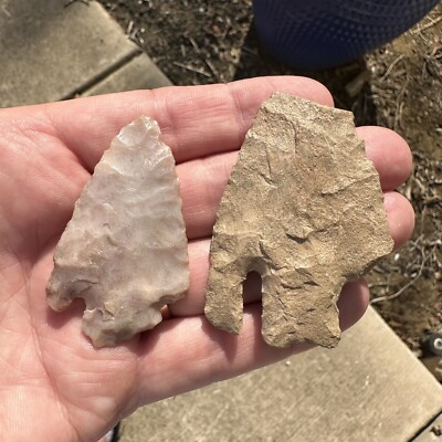 2 Calf Creek Points, Novaculite Quartzite 2 5/16'' N Sulphur River Fannin Co TX