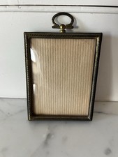 Vintage filigree gold metal 3.5x4.5 velvet back standing frame with hang top