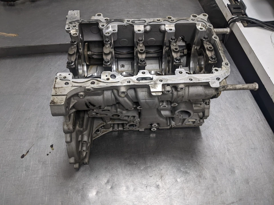 Bloque de cilindros de motor para 17-19 BMW 330I xDrive 2.0 8642458 Turbo Foto 2 de 4