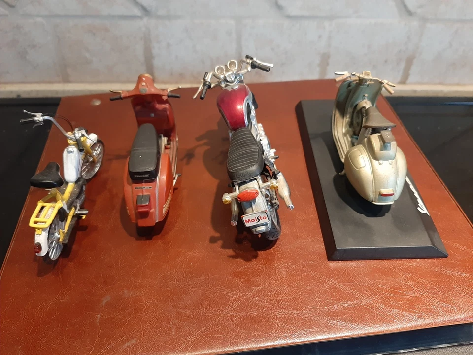1/18 Lotto Vespa/Motocicletta/Scooter ORIGINALI - Immagine 4 di 4