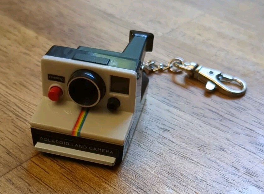 Worlds Coolest Smallest POLAROID LAND CAMERA Toy Miniature OneStep Keychain