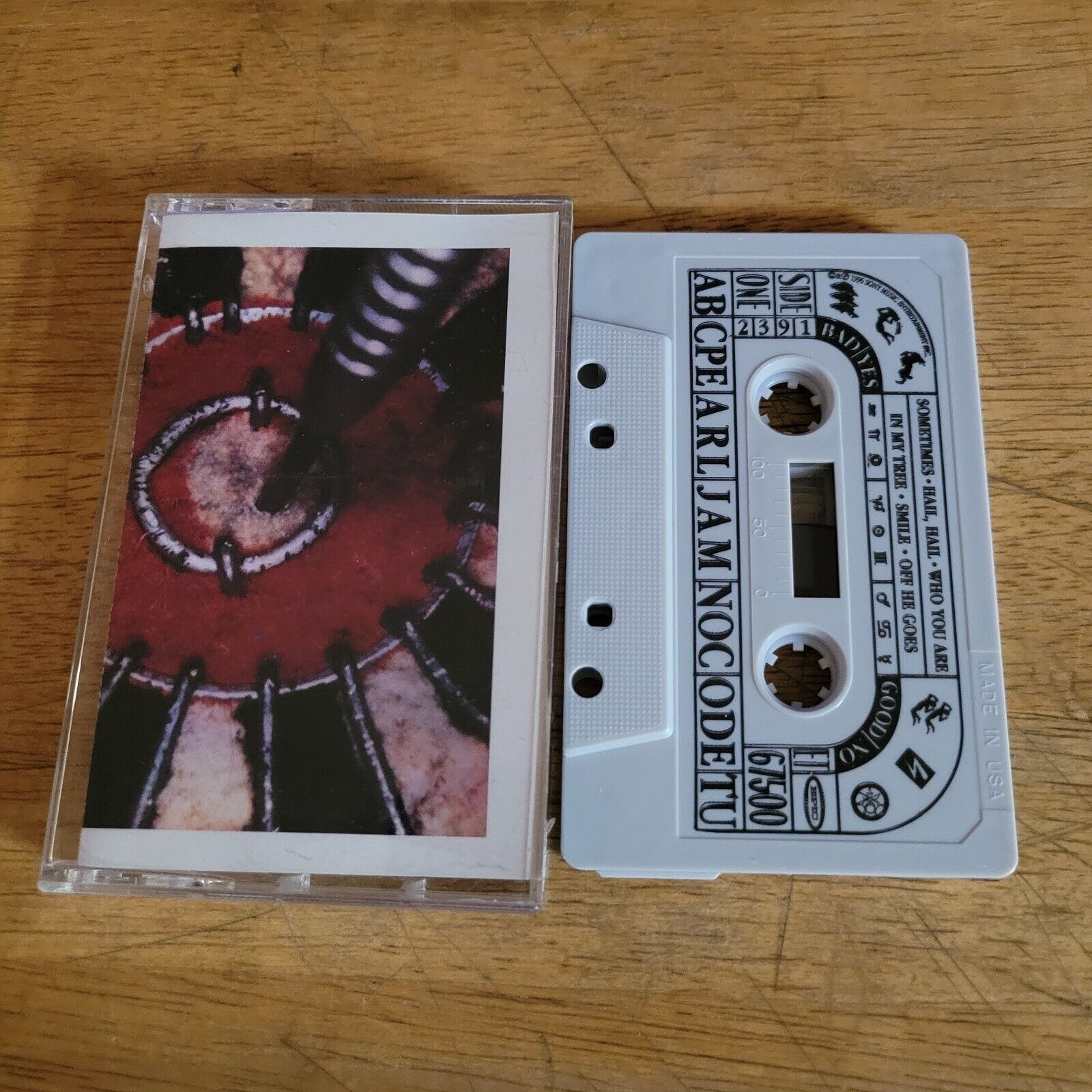 Pearl Jam Cassette No Code (Dartboard Version)  1996