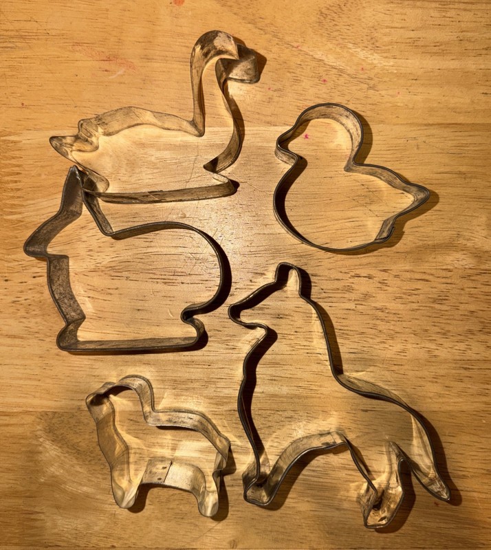 Vintage Metal  set  of 5 , Cookie Cutters 2 Ducks, Bunny And 2 Dogs