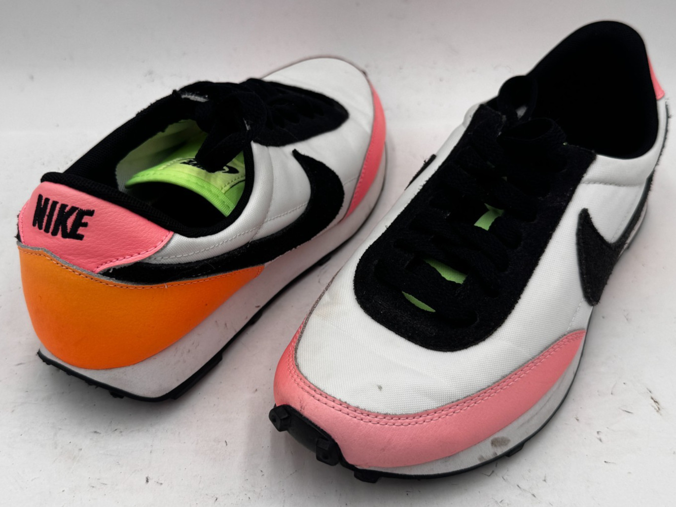 Nike Daybreak Women's Sneakers 6.5 Summit White Sunset Pulse Shoes DJ5996-100 thumbnail 3