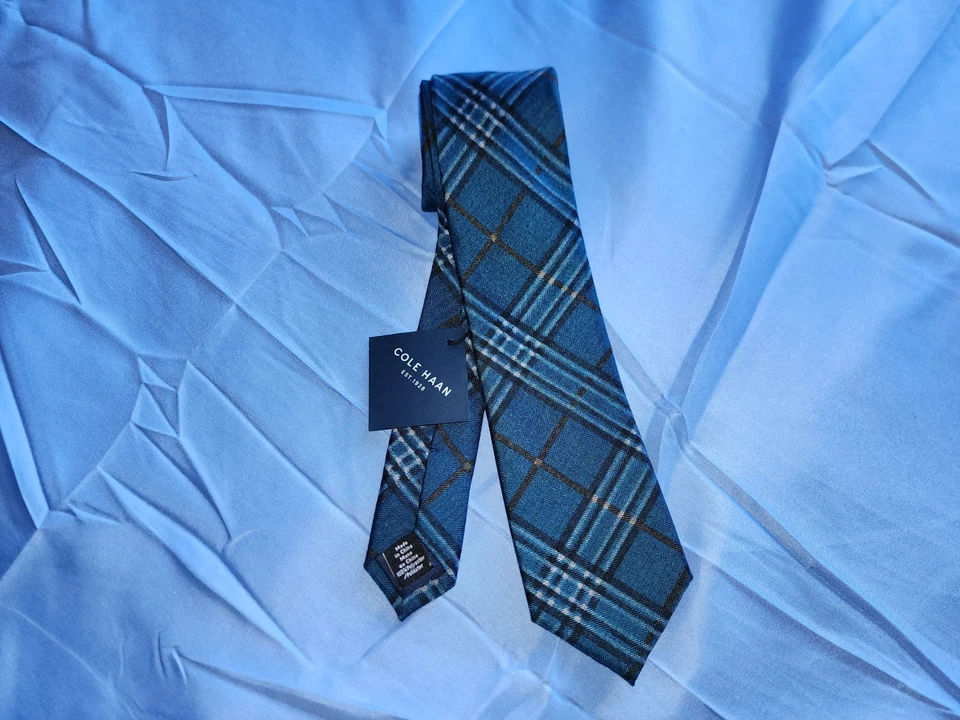 Gravata xadrez COLE HAAN AZUL/PRETO/CINZA NOVA COM ETIQUETAS!!!! - Imagem 4 de 4