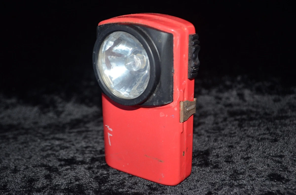WONDER LAMPE TORCHE/FLASHLIGHT/TASCHENLAMPE 70' VINTAGE LR 20 MADE IN FRANCE