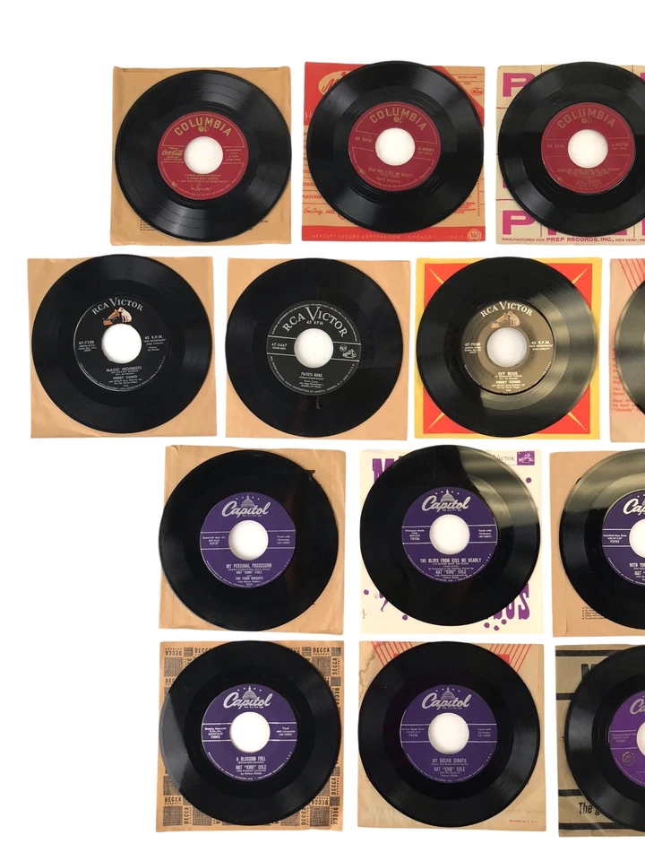 Record Lot 17 Vinyl 45s Perry Como D Martin T Bennett Nat King Cole 1950s 1960s - Image 3 of 4
