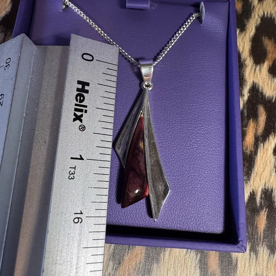 Collar colgante de sicómoro brezo chapado en plata en caja Foto 4 de 4