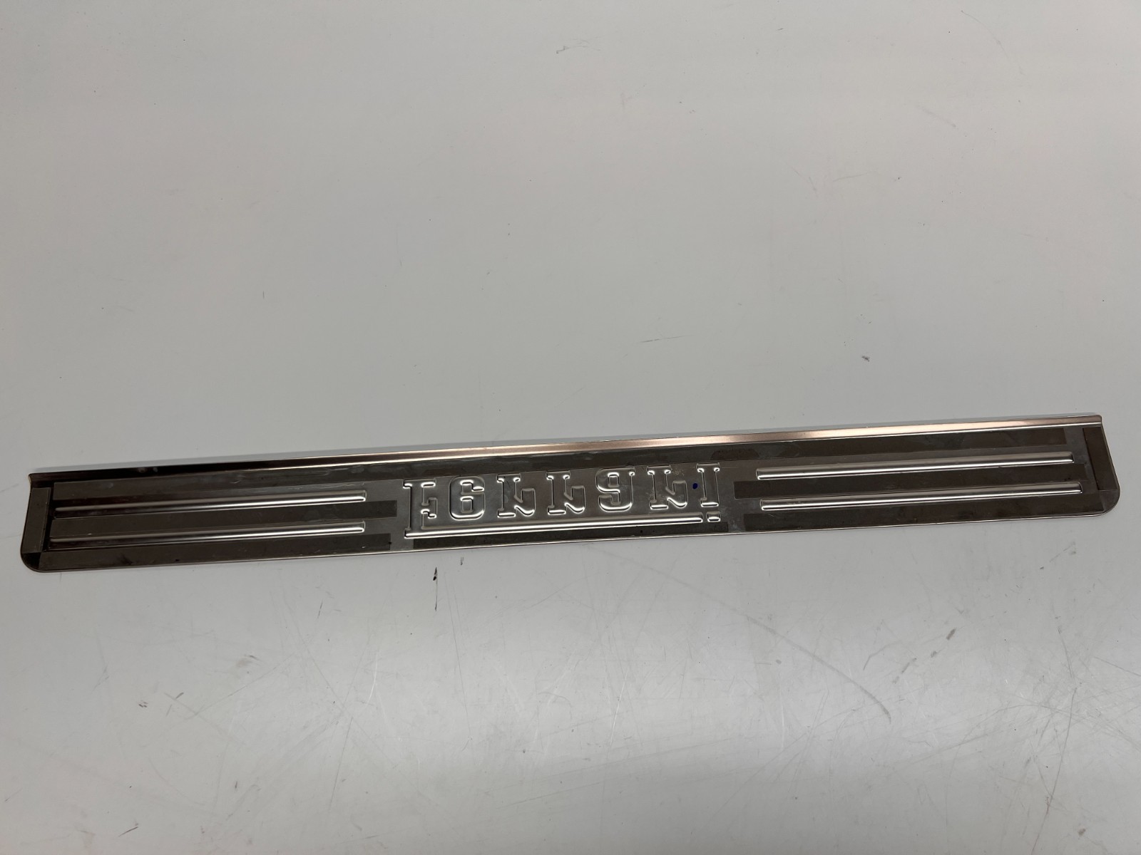 FERRARI 488 GTB SPIDER F8 TRIBUTO RIGHT DOOR SILL ENTRY KICK PLATE OEM 86786100