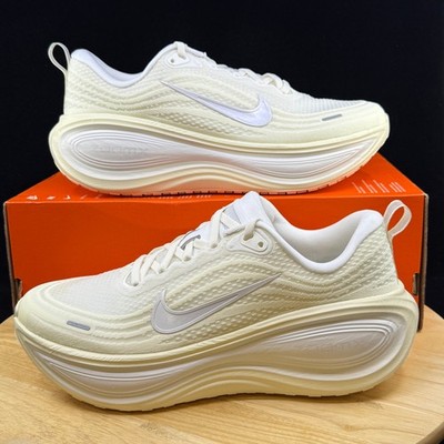 Nike Vomero Plus Sail Summit White Running Sneakers HV8154-105 Womens Size 7.5