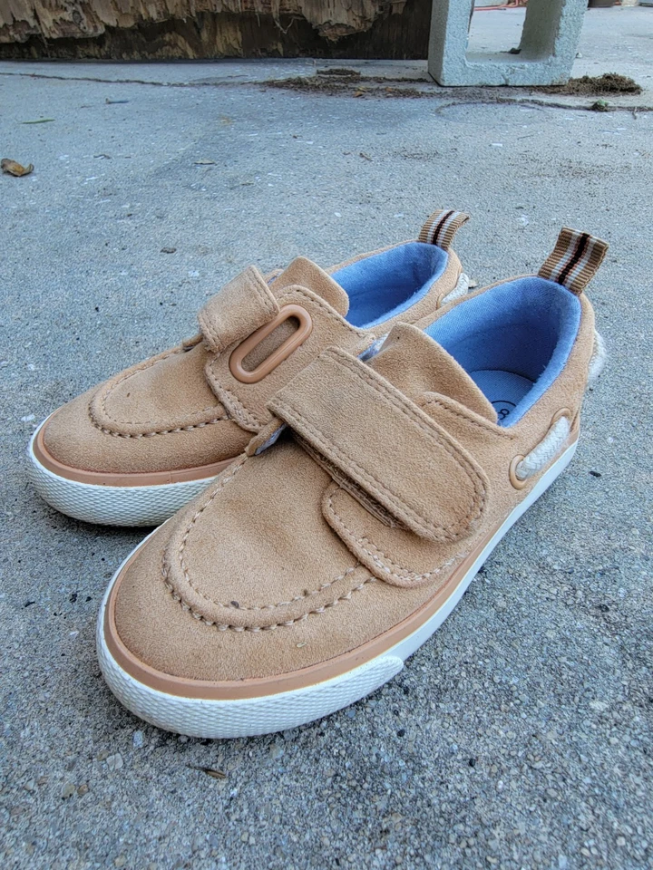 Zapatos de barco Levi de gamuza sintética tostados para niños pequeños de Cat & Jack talla 8 Foto 2 de 4