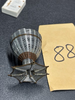 Drahtgeflecht Eierbecher schönes Stück Artikel Display Kurioses Küche ungewöhnlich 88