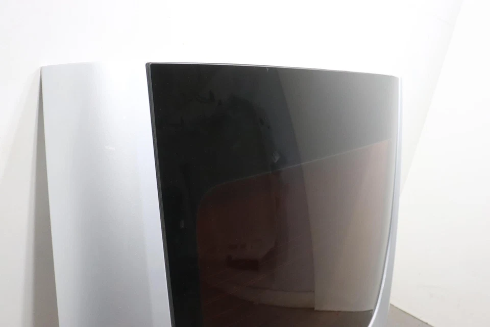 Panel de cubierta de puerta levadiza trasera Nissan 370Z 2009-2020 OEM plateado_K23 Foto 2 de 4