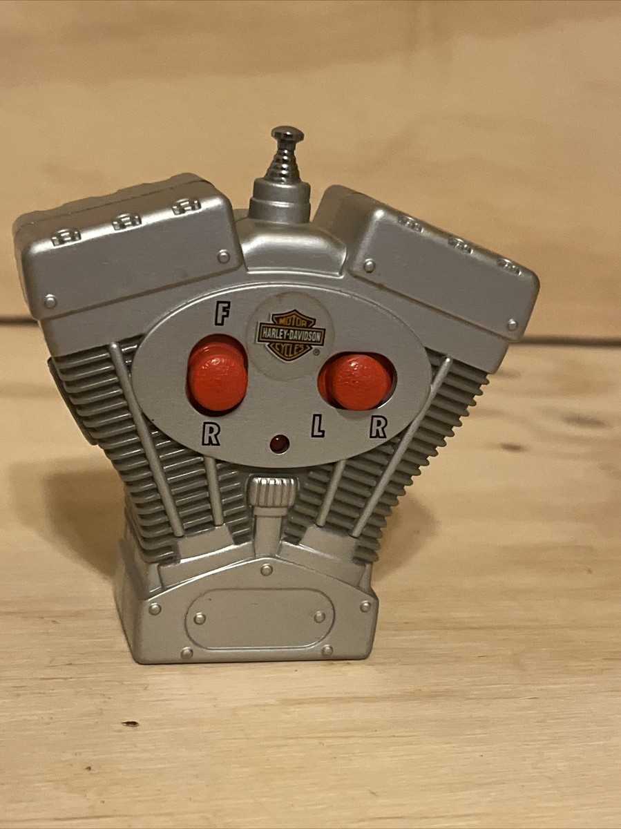 2003 Harley Davidson RC Bike and Gas Pump - Planet Toys