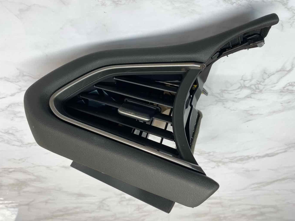 【中古】 /R32P-1230 Mazda CX-30 ac vent 20 21 22 23 hvac ac front left driver side OEM