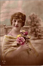 RPPC Hand Tinted Pretty Lady Wavy Flapper Hairdo Fur Stole Studio Pose WOB (N32)