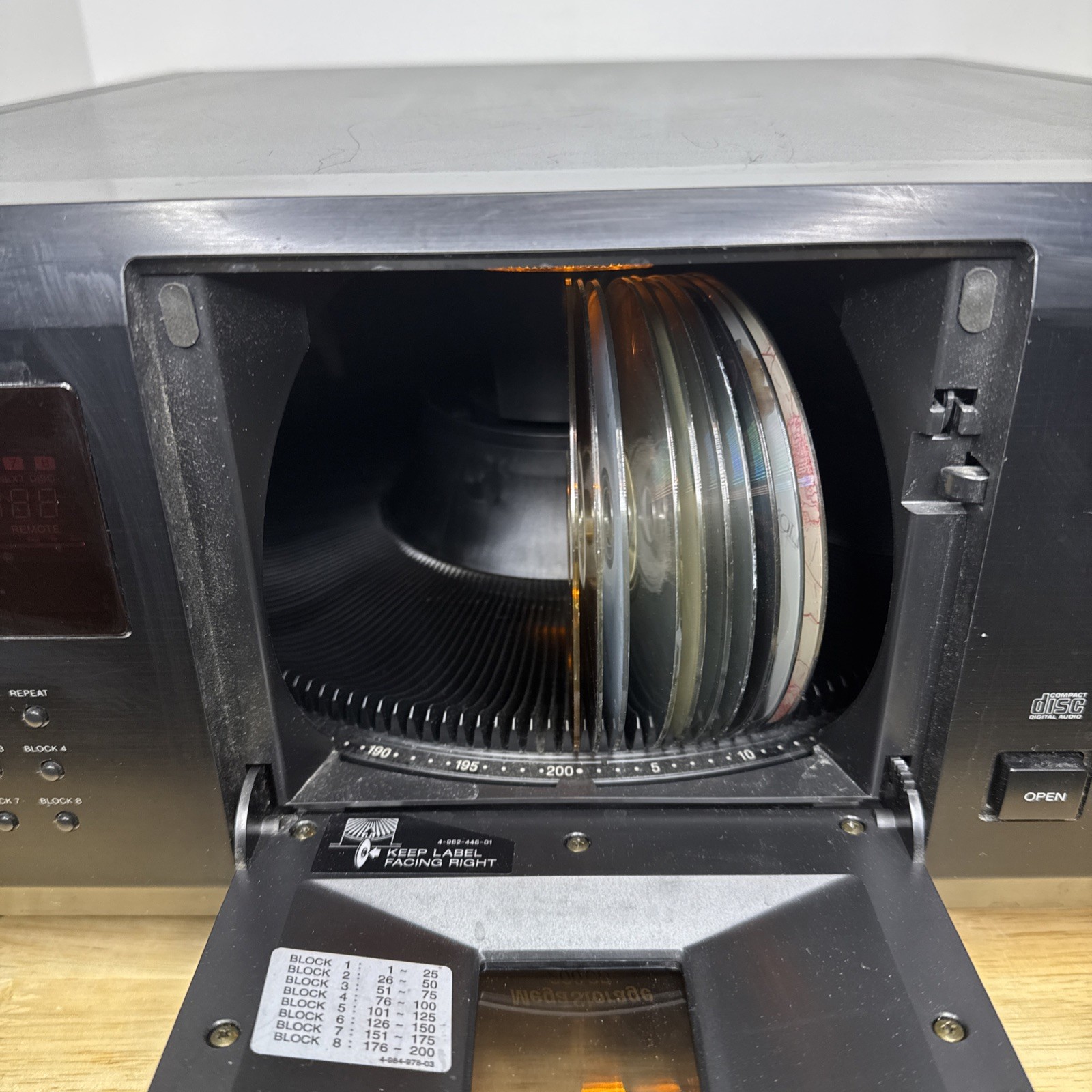 Sony CDP-CX210 200 Disc Mega Storage CD Player Disc Changer - Tested & Working