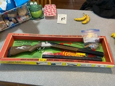 VTG Topper Toy JOHNNY EAGLE SKEET SHOOTER BREAK BARREL TOY with Box