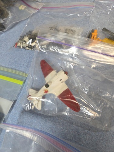 Vintage HUGE Junkyard Lot Model Kits Airplanes Military Etc Pieces Parts - Picture 13 of 24