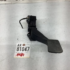 2015 2020 CHEVROLET SUBURBAN GAS PEDAL ACCELERATOR THROTTLE SENSOR 84096828 OEM