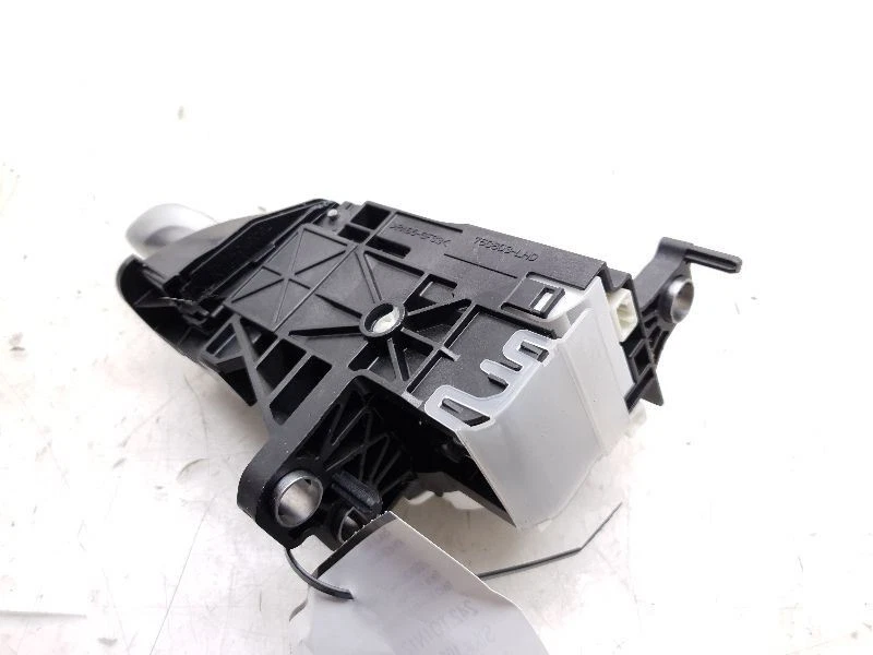 Toyota Prius 2012 V-Two tracción delantera con palanca de cambios automática Foto 3 de 4