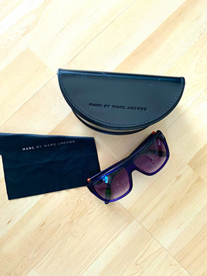 Marc by Marc Jacobs Damen Sonnenbrille Oversize lila, getönte Kunststoffgläser