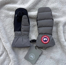 Canada Goose Kids Reflective Paw Mitts Mittens - S/M - Brand New - Authentic