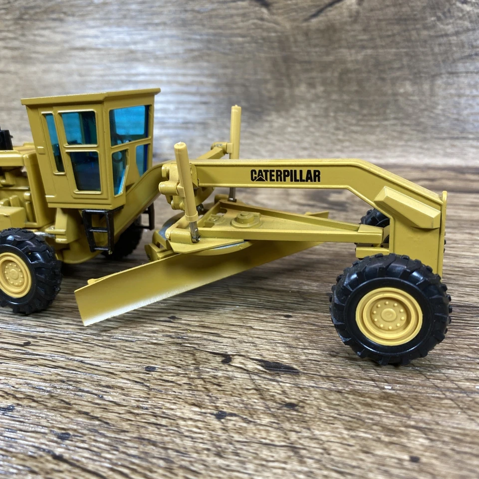 Caterpillar Cat 16G Motor Grader - NZG 1:50 Scale Diecast Model #387 New - Image 3 of 4