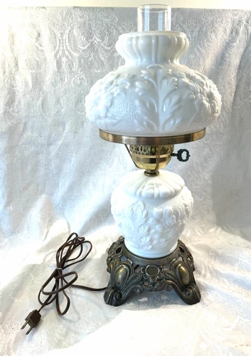 Vintage FENTON White Floral POPPY Flower Milk Glass Globe Base Parlor Lamp Light