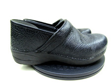 Dansko Clogs Womens EU 40 US 9.5 Black Floral Nurse Shoes Workwear Slip On