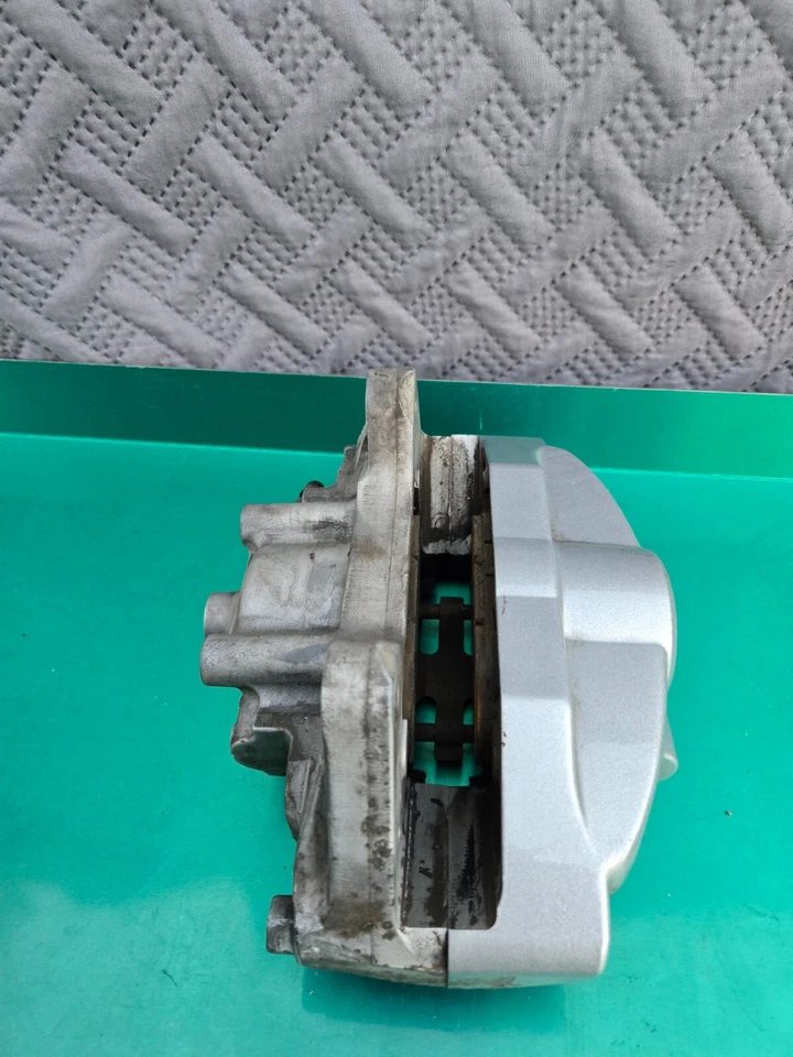 Pinza de freno lado derecho pasajero trasero Infiniti Q70 Q70L 2015-19 OEM Foto 4 de 4