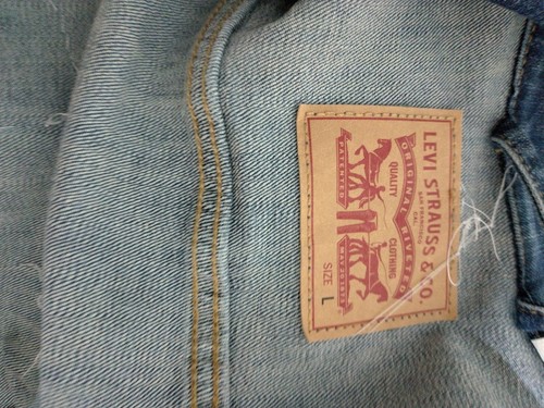 Levi's Original Trucker Jean Jacket Blue Wash Size Large Denim With Patches ~ B4 - Picture 5 of 5
