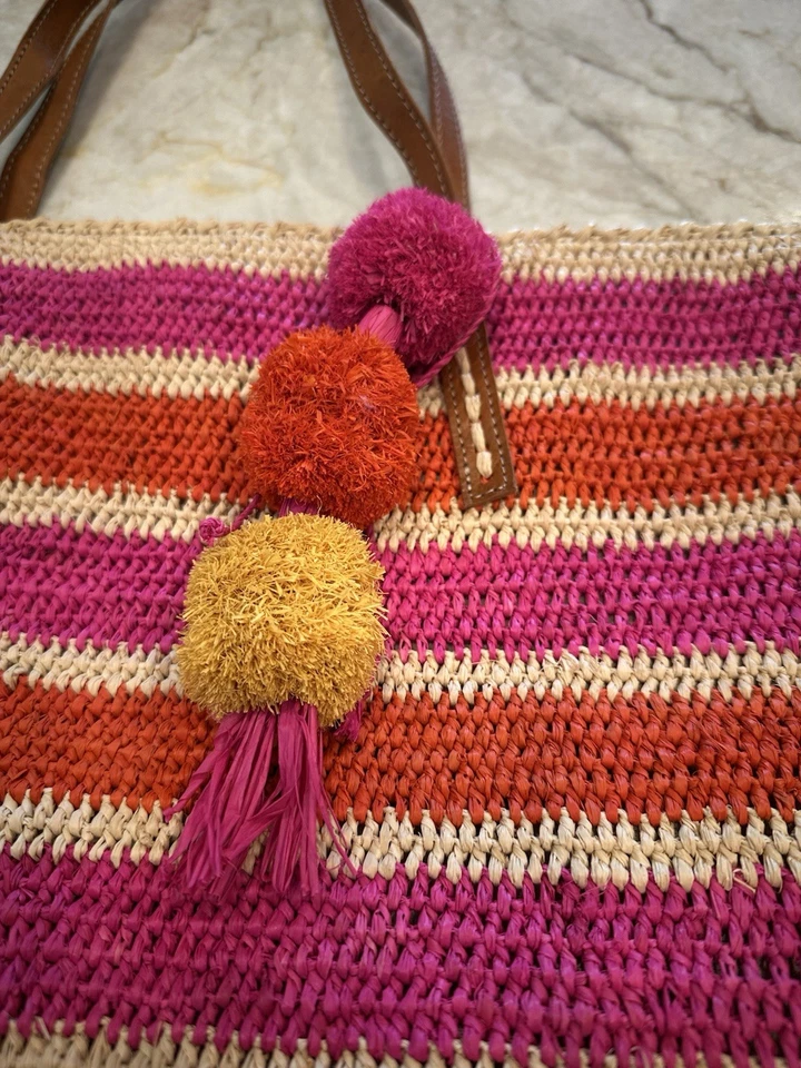 Bolso de Mano Mar Y Sol Tejido de Paja con Detalle de Pin Pom Foto 2 de 4