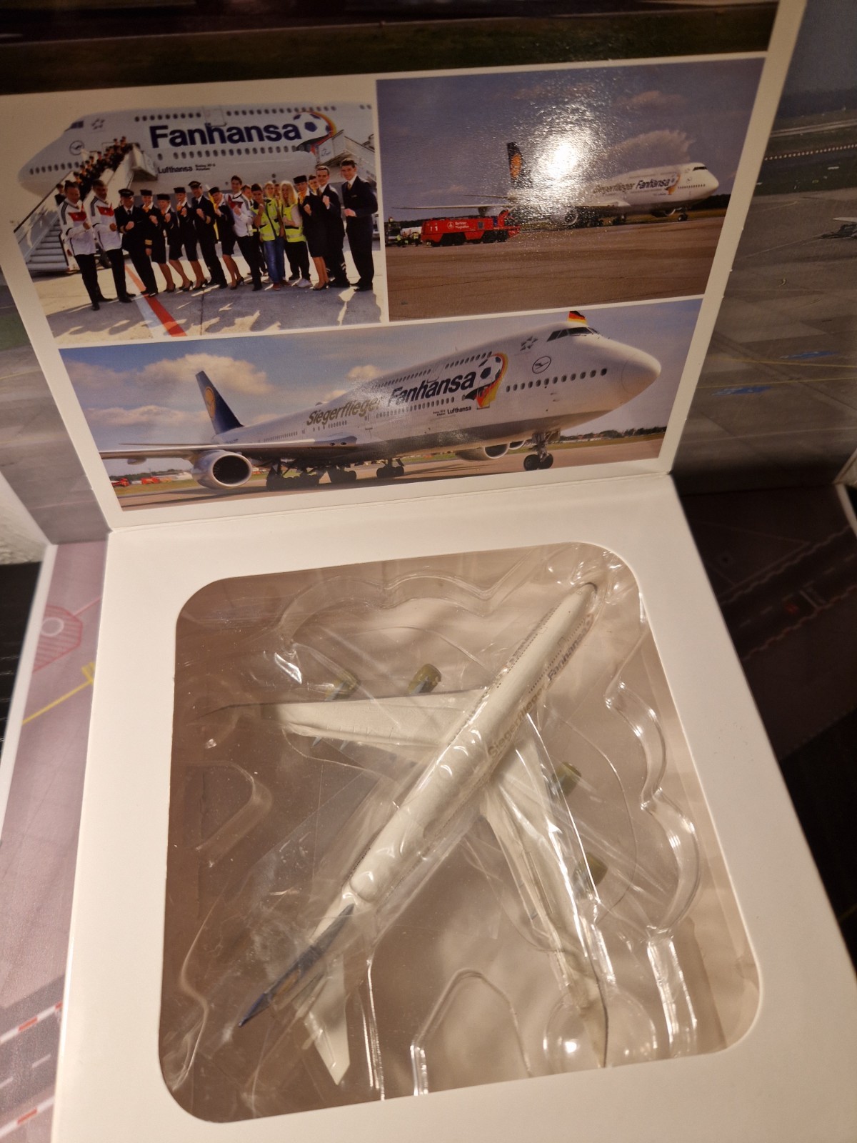 Boeing 747-8 Lufthansa D-ABYI "Potsdam Fanhansa Siegerflieger" Herpa Wings 1:500