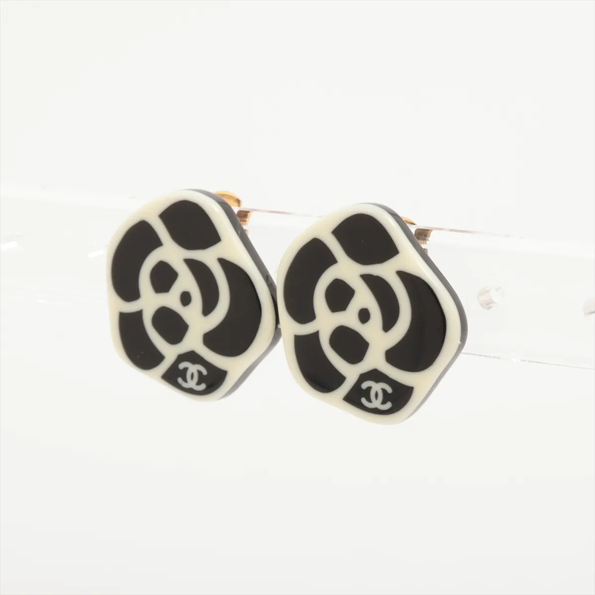 Chanel Coco Mark Camelia 03P Earrings (for both ears) Plastic Black thumbnail 3