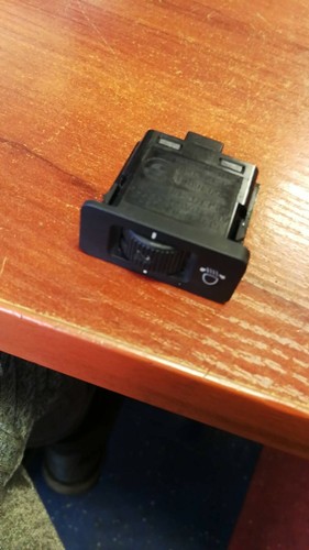 BMW E39 5er Schalter Scheinwerfer Zielsteuerung 8360460