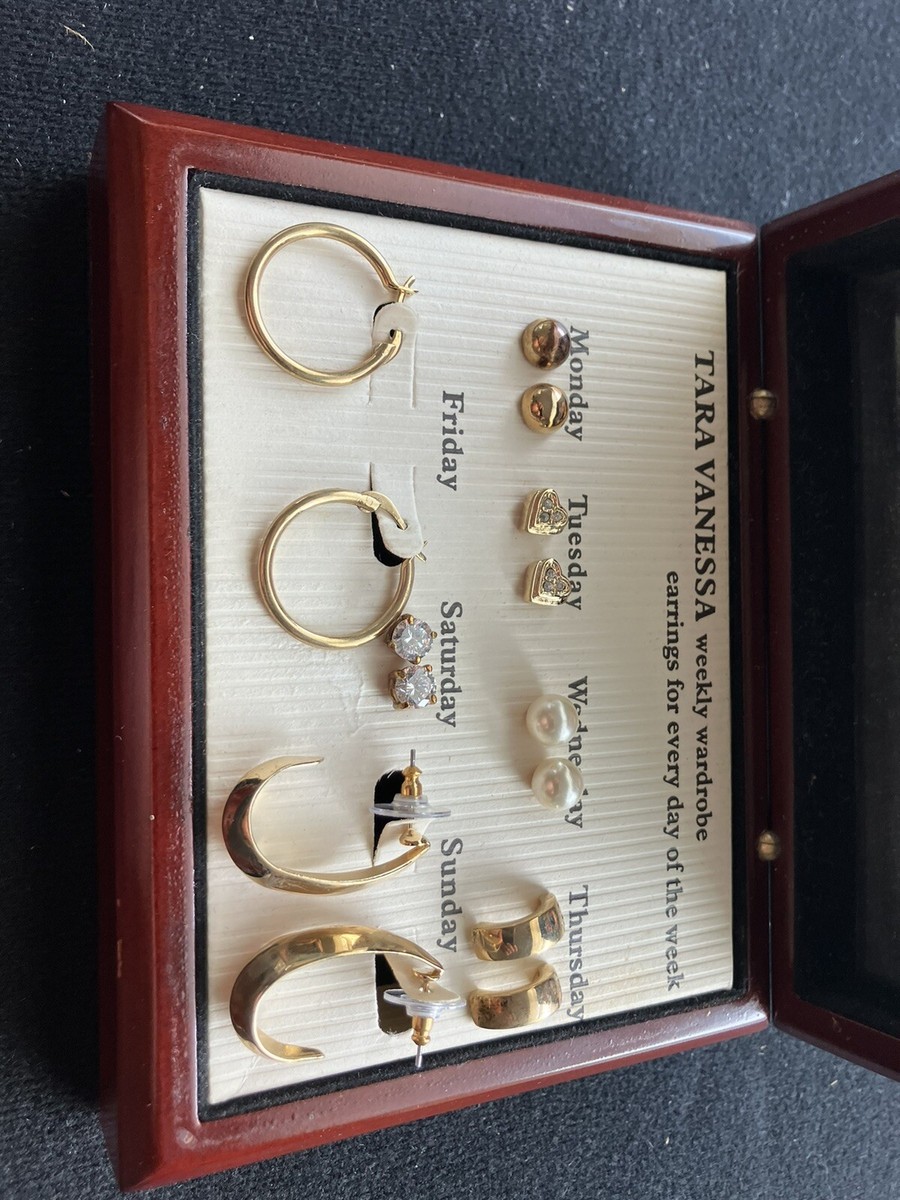 TARA VANESSA GOLD TONE COSTUME WEEKLY WARDROBE EARRINGS IN A WOODEN BOX - Main Image