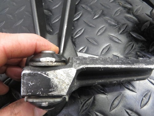 09-12 KAWASAKI NINJA ZX6R ZX 6R FABRICANTE DE EQUIPOS ORIGINALES CLAVIJAS Y SOPORTES PARA PASAJEROS TRASEROS - Imagen 2 de 15