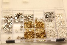 Lot de fermoirs, d'attaches de boucles et d'accessoires pour bijoux