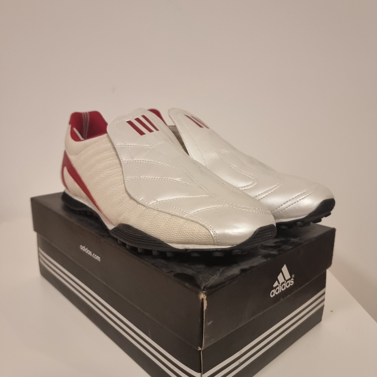 US Size 11 - Vintage Adidas F 20 Soccer Shoe - #040353 - Mertonic